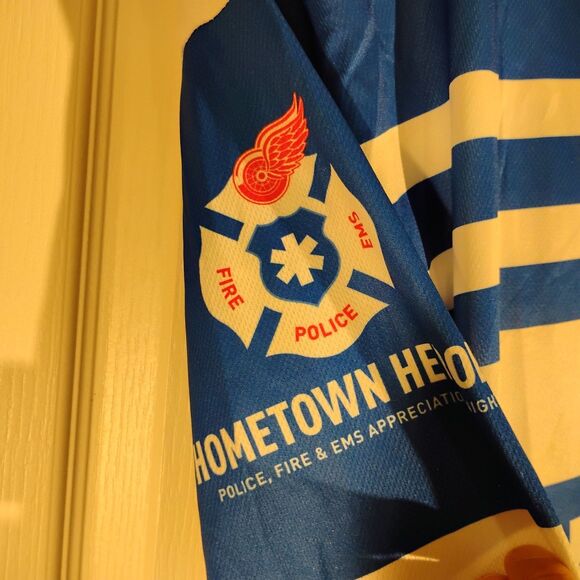 Detroit Red Wings jersey mens L LArge white blue Cotapaxi HOckey NHL - Picture 4 of 10